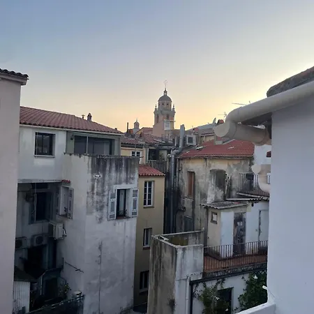 Du Cheval Blanc Han/Misafirhane